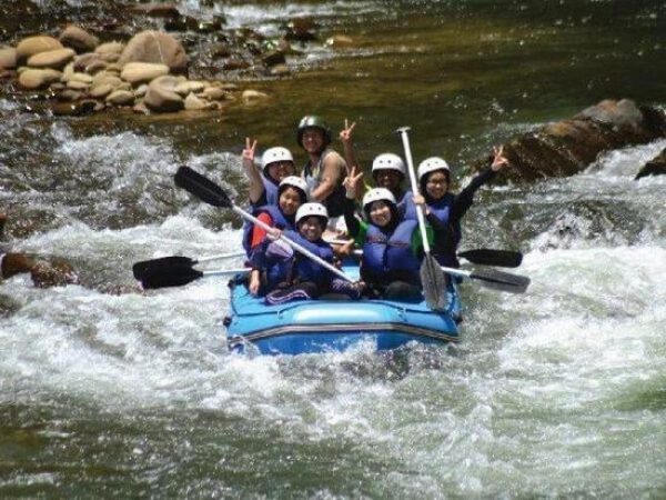 white-water-rafting-on-kiulu-river_550x.progressive